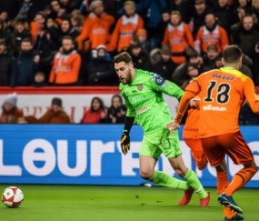 洛里昂門(mén)將撲救失誤淚灑球場(chǎng)，球隊降級后的反思與重建之路